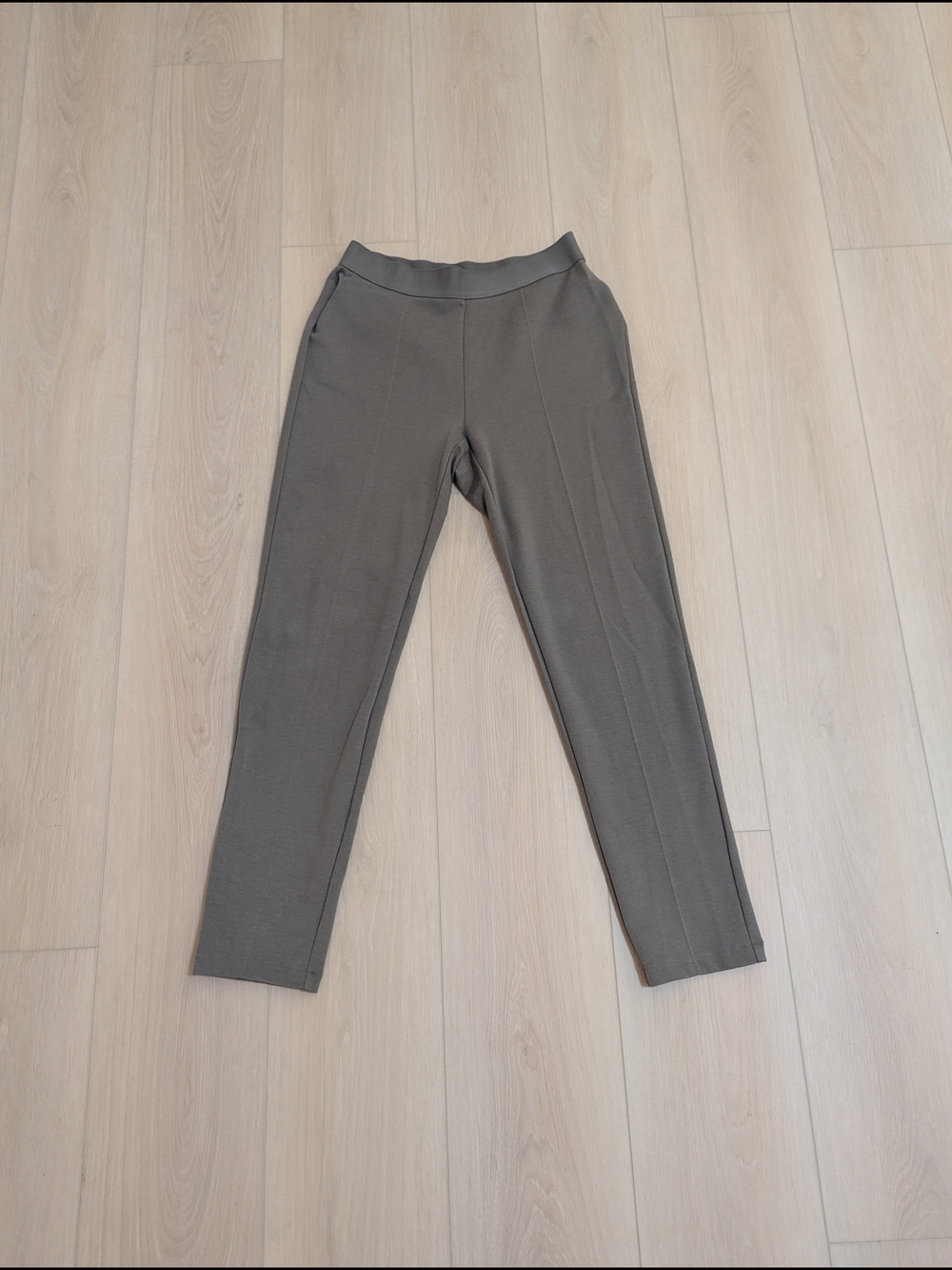 Uniqlo Women’s Trousers in Grey